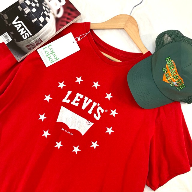 Levi&#039;s half t-shirts (ts993)